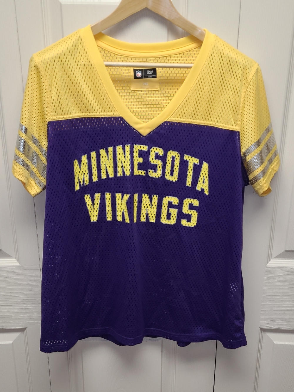 NFL  Team Apparel Minnesota Vikings V neck Women's Mesh Team Jersey Top